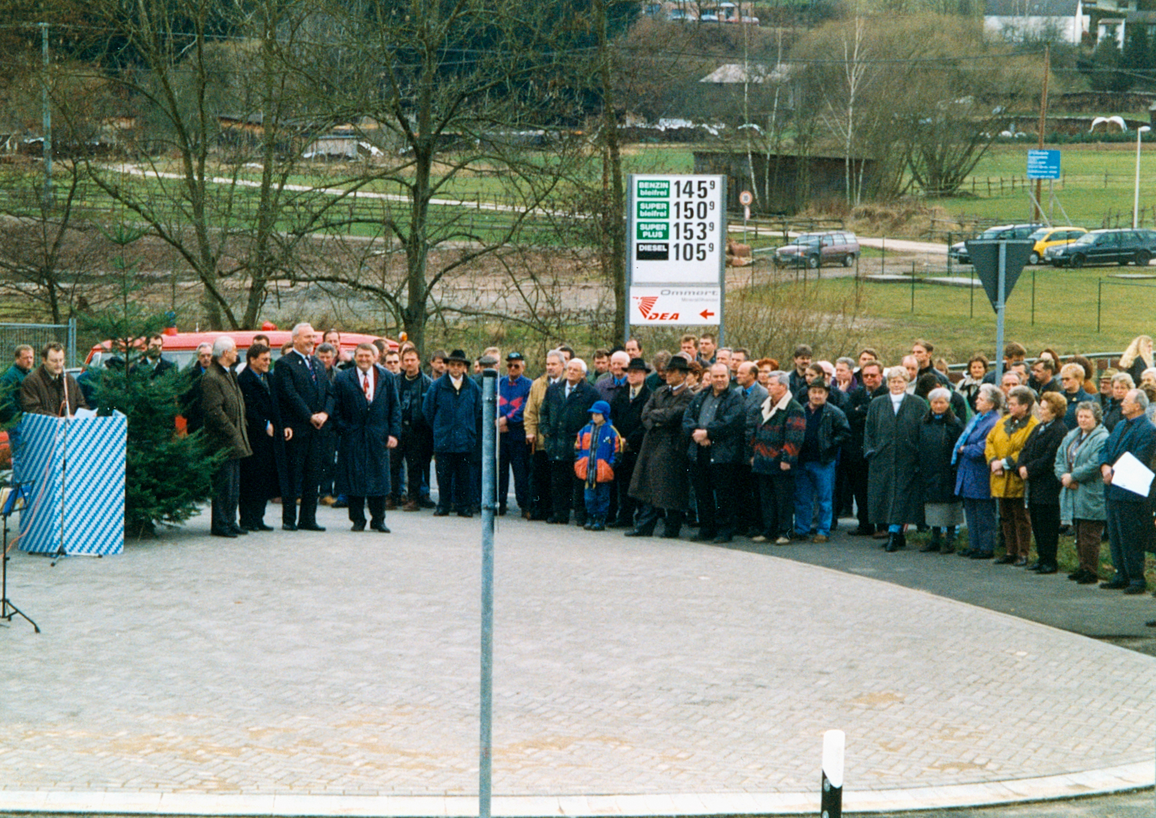 Einweihung der Bauprojekte Brücke und Straße am 03.03.1999