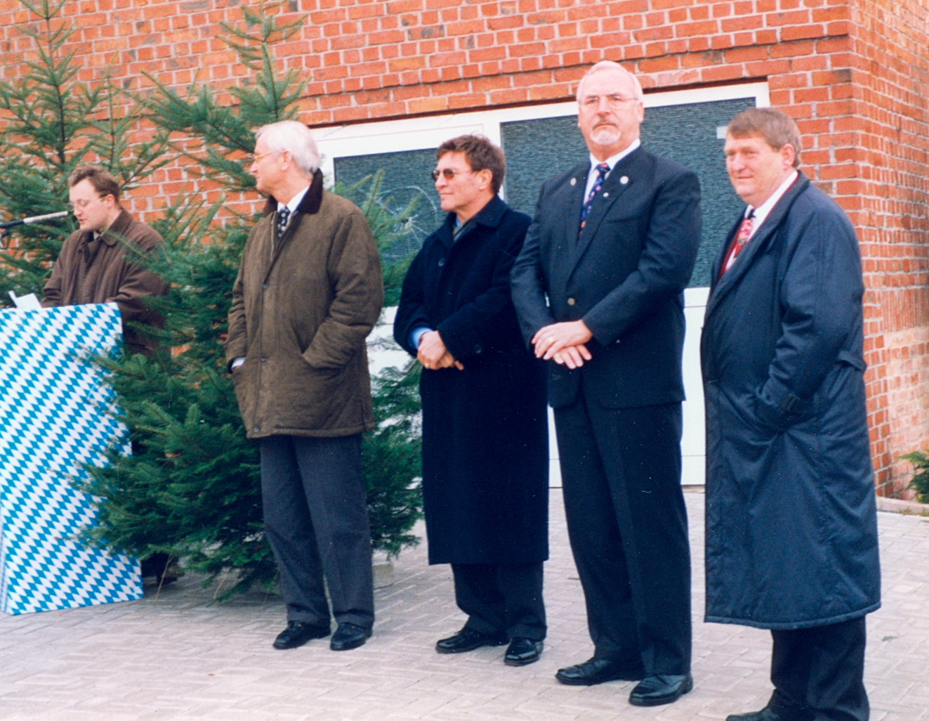 Einweihung der Bauprojekte Brücke und Straße am 03.03.1999