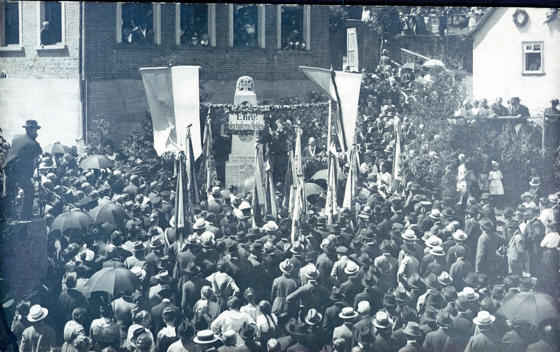 Einweihung des Kriegerdenkmals am 26.06.1921