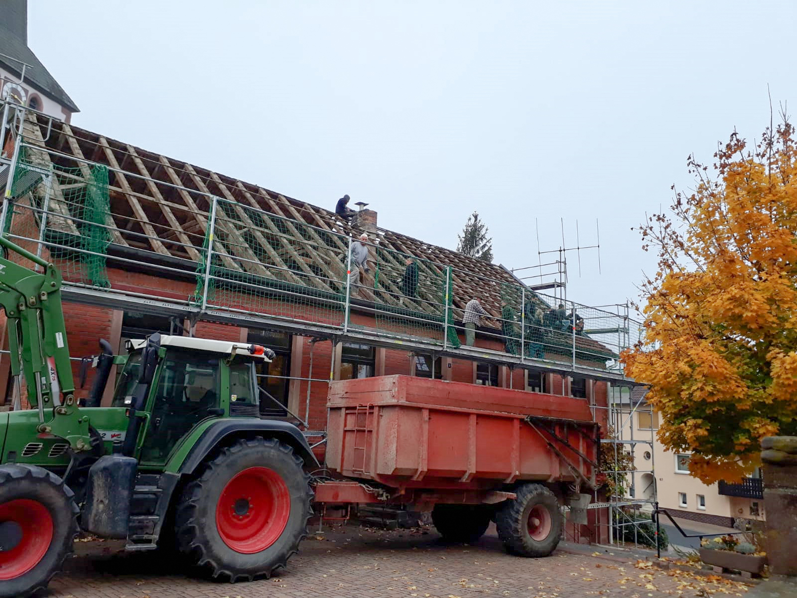 Renovierung der alten Schule zum "sozialen Treff"