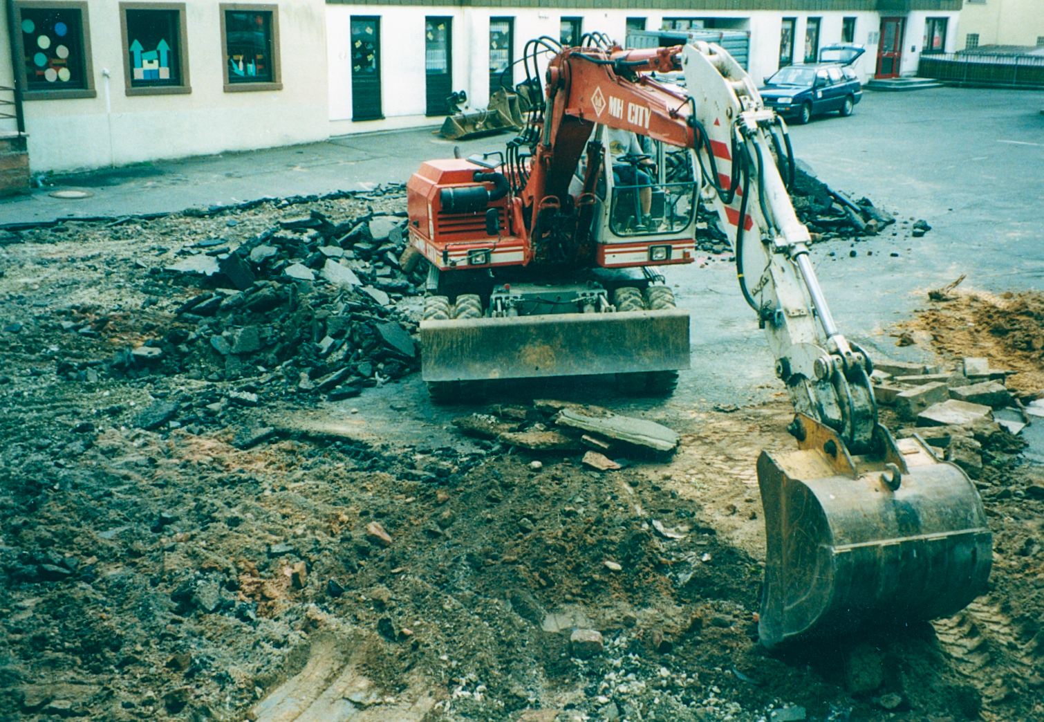 Die Arbeiten beginnen am 12.05.2003