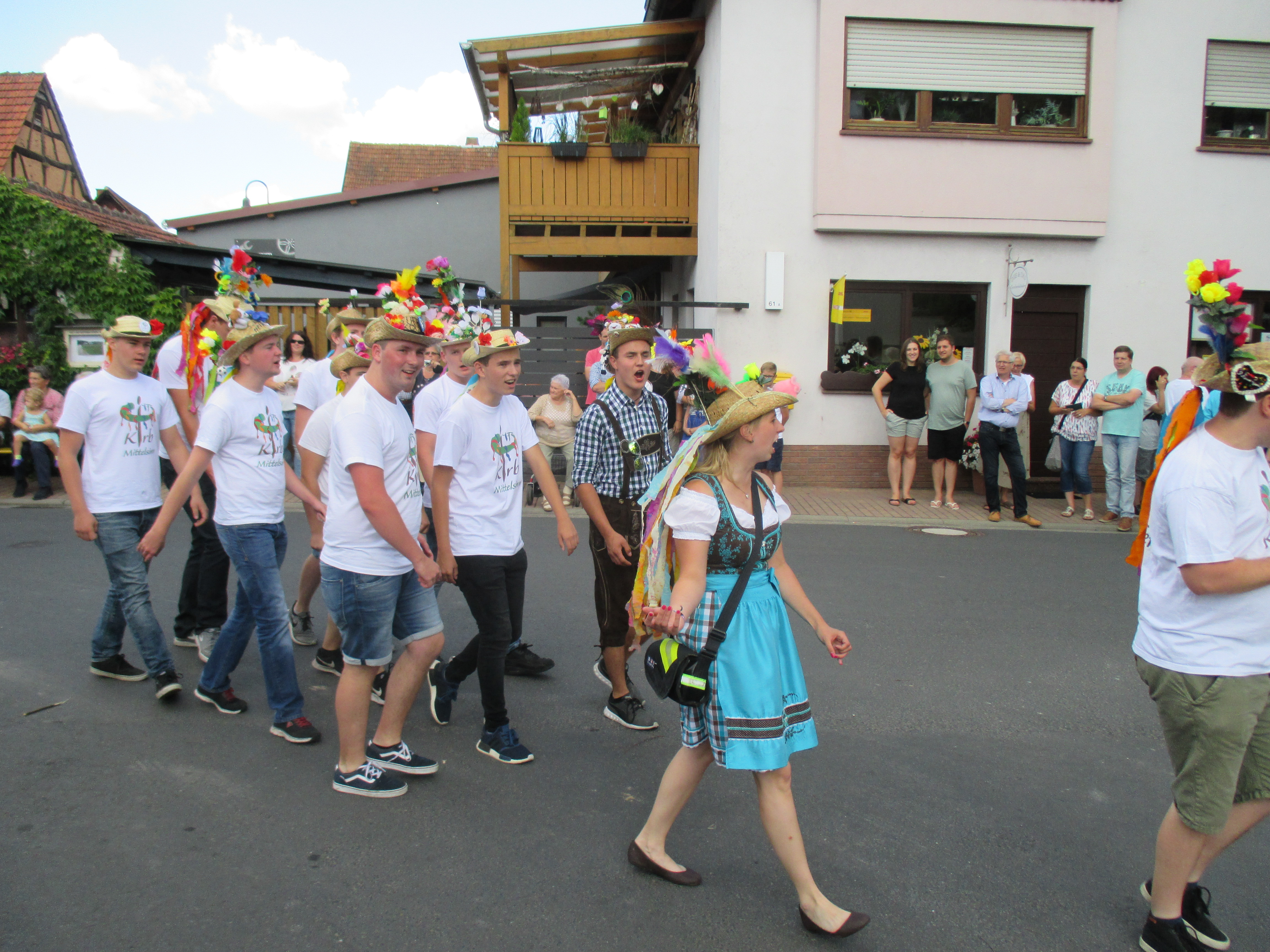 Kirbsonntag, Tanz um die Linde