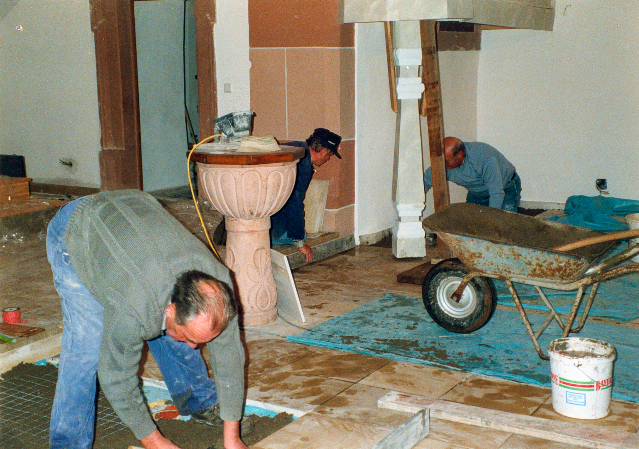 Bodenverlegung am 10.10.2000