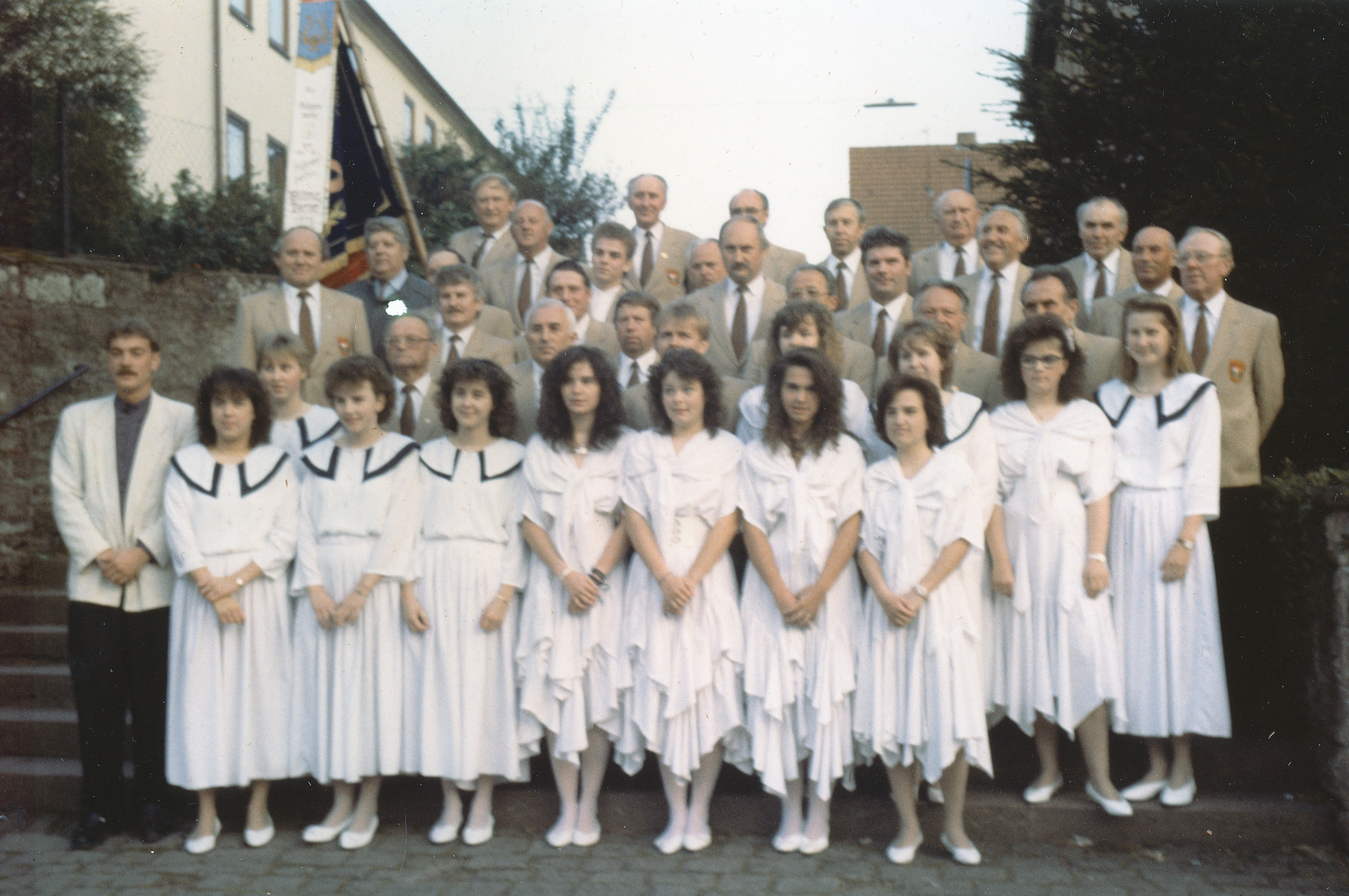 Gesangverein mit Ehrendamen 1990