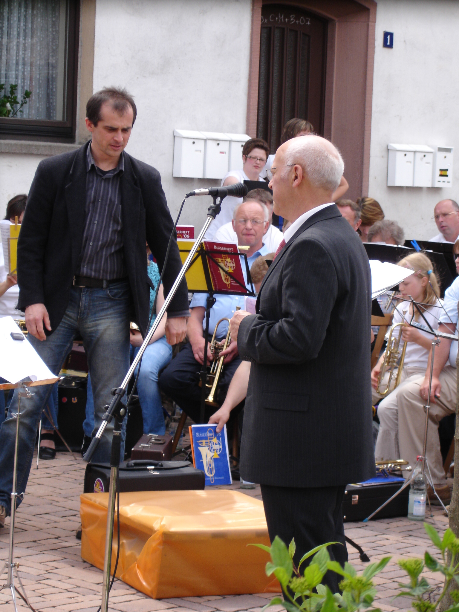 Landesposaunenwart Dieter Wendel mit Gerhard Sachs