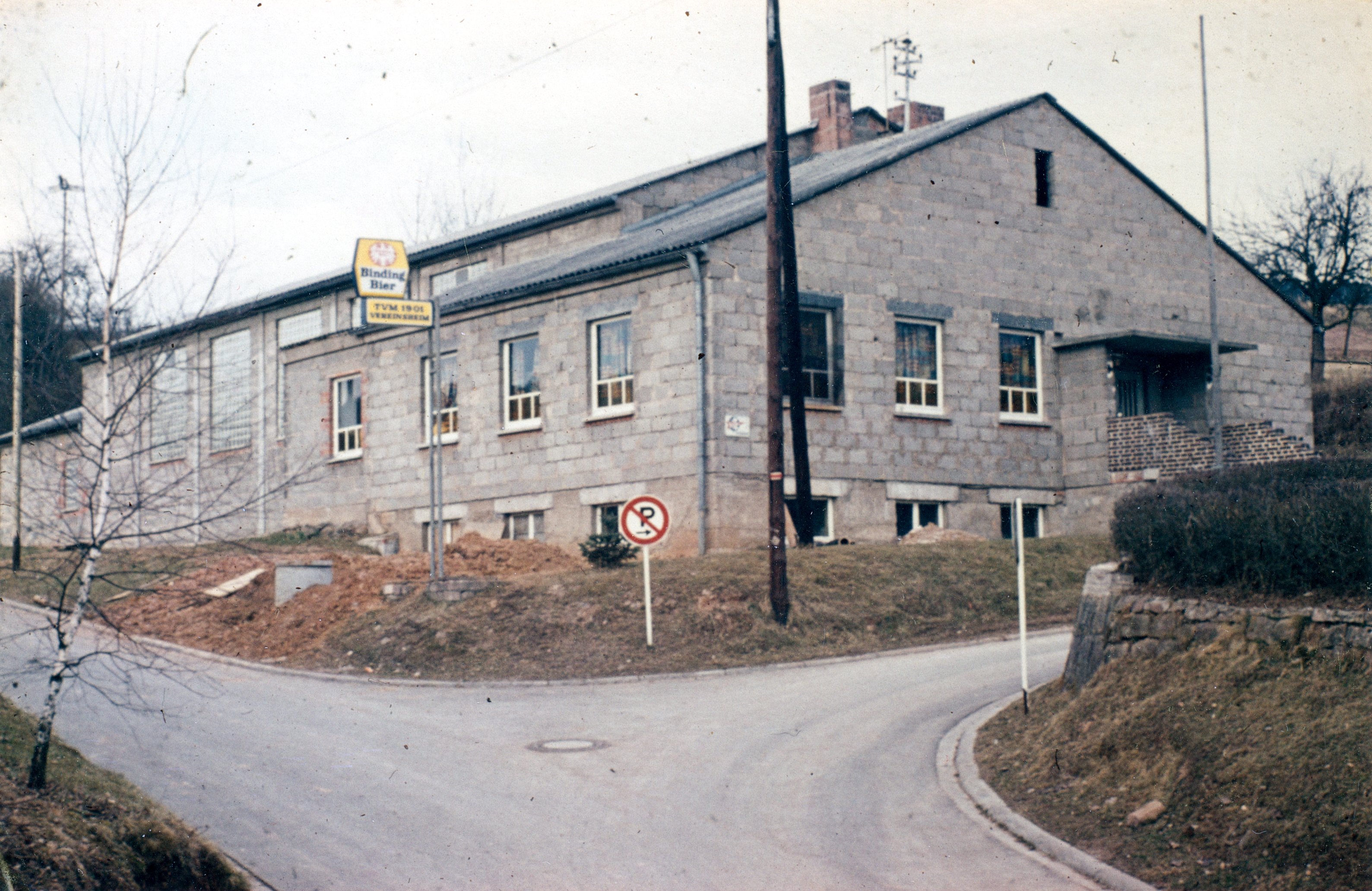 Turnhalle unverputzt